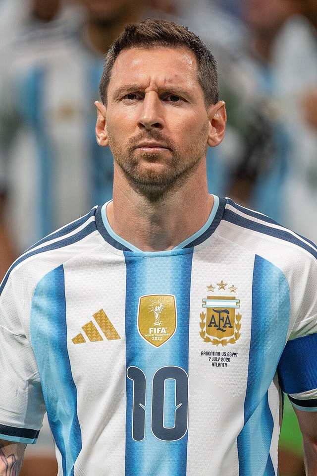Lionel Messi in an Argentina shirt